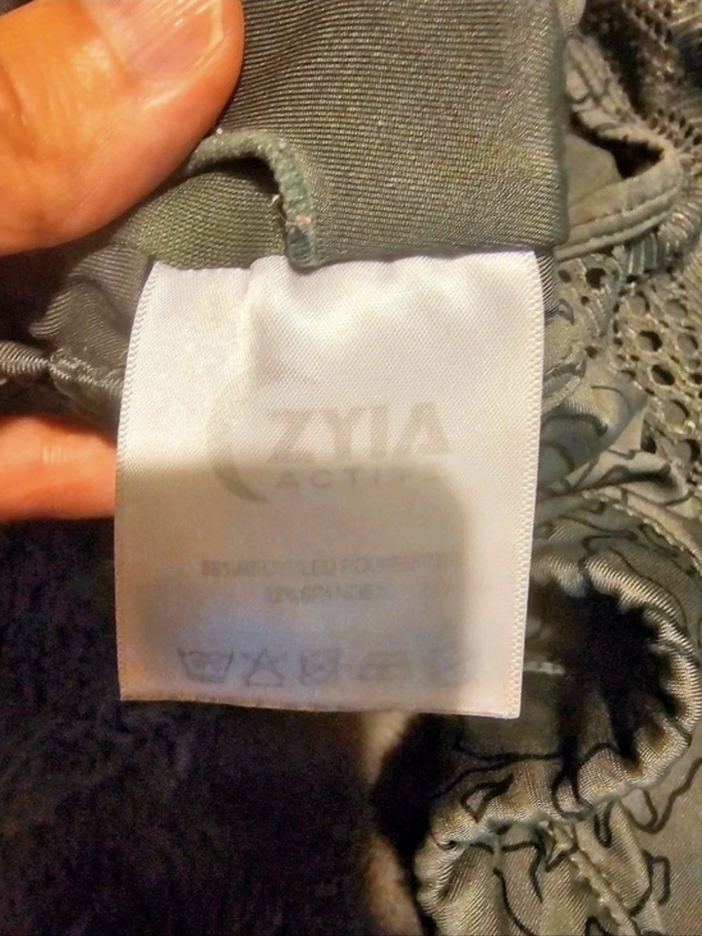 Zyia Abstract Print Sports Bra - Picture 3 of 3
